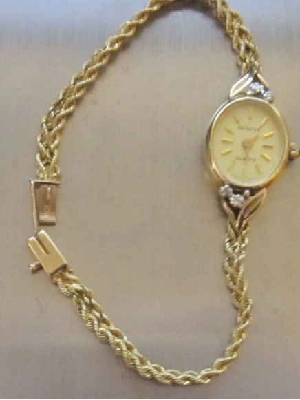 Stunning Solid 10k Yellow Gold Ladies Watch With Leaf Accents